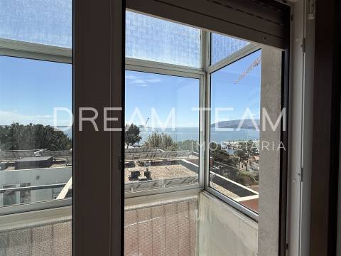 Apartamento T4 com Vista Rio - Bairro Santos Nicolau - Setúbal