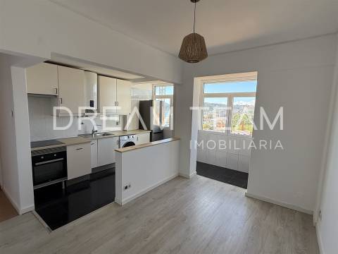 Apartamento T4 com Vista Rio - Bairro Santos Nicolau - Setúbal
