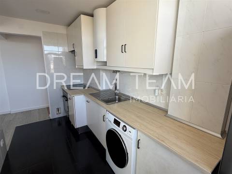 Apartamento T4 com Vista Rio - Bairro Santos Nicolau - Setúbal