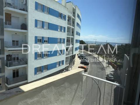 Apartamento T4 com Vista Rio - Bairro Santos Nicolau - Setúbal