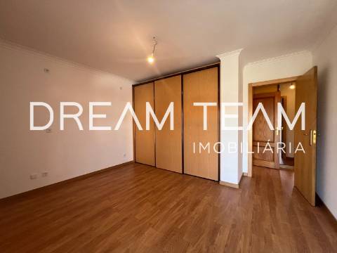 Moradia Geminada T3 Venda em Sesimbra (Castelo),Sesimbra