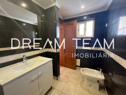 Moradia Geminada T3 Venda em Sesimbra (Castelo),Sesimbra