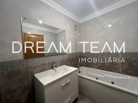 Moradia Geminada T3 Venda em Sesimbra (Castelo),Sesimbra