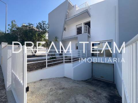 Moradia Geminada T3 Venda em Sesimbra (Castelo),Sesimbra