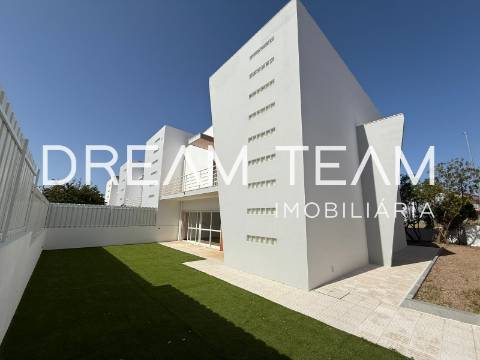 Moradia Geminada T3 Venda em Sesimbra (Castelo),Sesimbra