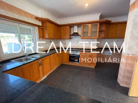 Moradia Geminada T3 Venda em Sesimbra (Castelo),Sesimbra