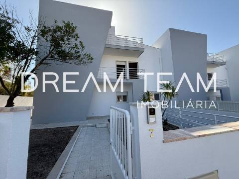 Moradia Geminada T3 Venda em Sesimbra (Castelo),Sesimbra