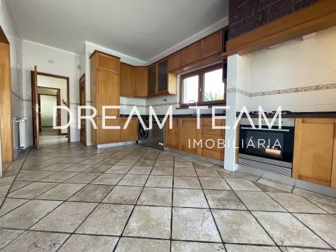 Moradia T3 + 2 com Piscina em Sesimbra