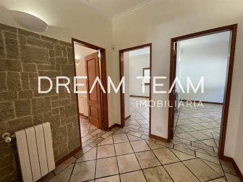 Moradia T3 + 2 com Piscina em Sesimbra