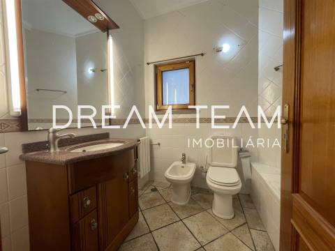Moradia T3 + 2 com Piscina em Sesimbra