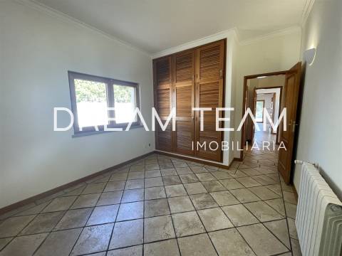 Moradia T3 + 2 com Piscina em Sesimbra