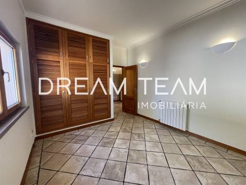 Moradia T3 + 2 com Piscina em Sesimbra