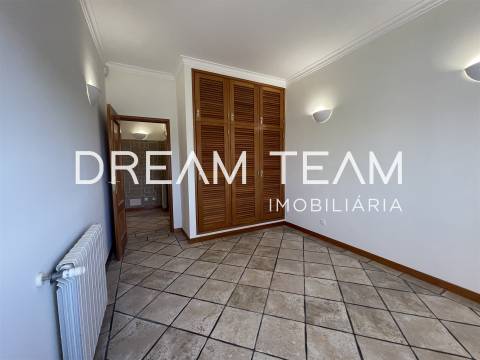 Moradia T3 + 2 com Piscina em Sesimbra