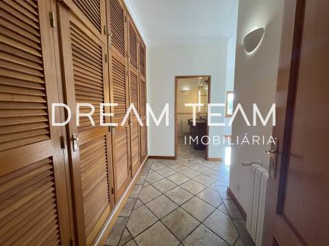 Moradia T3 + 2 com Piscina em Sesimbra