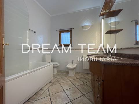 Moradia T3 + 2 com Piscina em Sesimbra