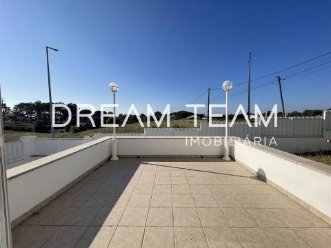 Moradia T3 + 2 com Piscina em Sesimbra