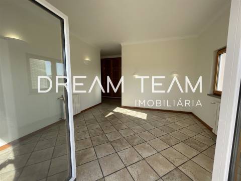 Moradia T3 + 2 com Piscina em Sesimbra