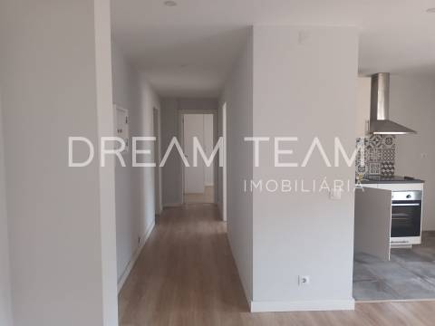 Apartamento T2 Remodelado Setúbal - Qta. Alves da Silva