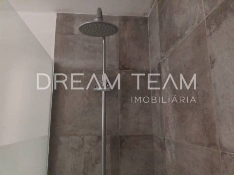 Apartamento T2 Remodelado Setúbal - Qta. Alves da Silva
