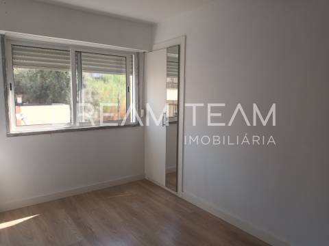Apartamento T2 Remodelado Setúbal - Qta. Alves da Silva
