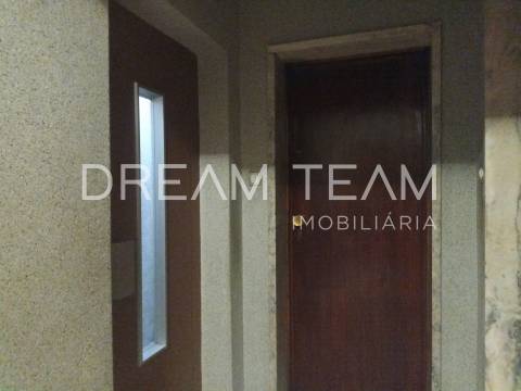 Apartamento T2 Remodelado Setúbal - Qta. Alves da Silva