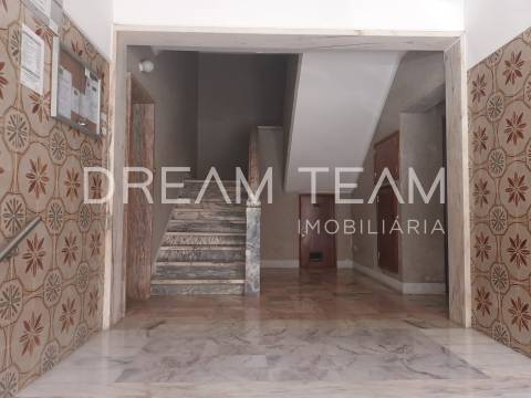 Apartamento T2 Remodelado Setúbal - Qta. Alves da Silva