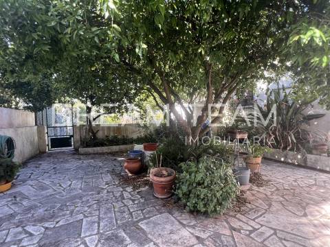 Moradia T4 em Oleiros - Azeitão