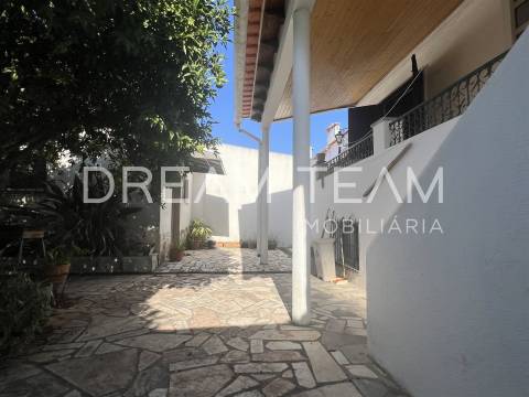 Moradia T4 em Oleiros - Azeitão