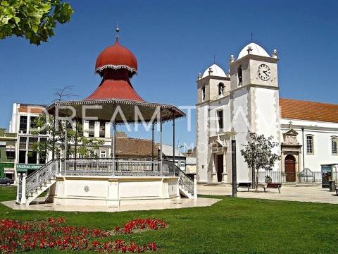 Apartamento T3 com Jardim - Montijo