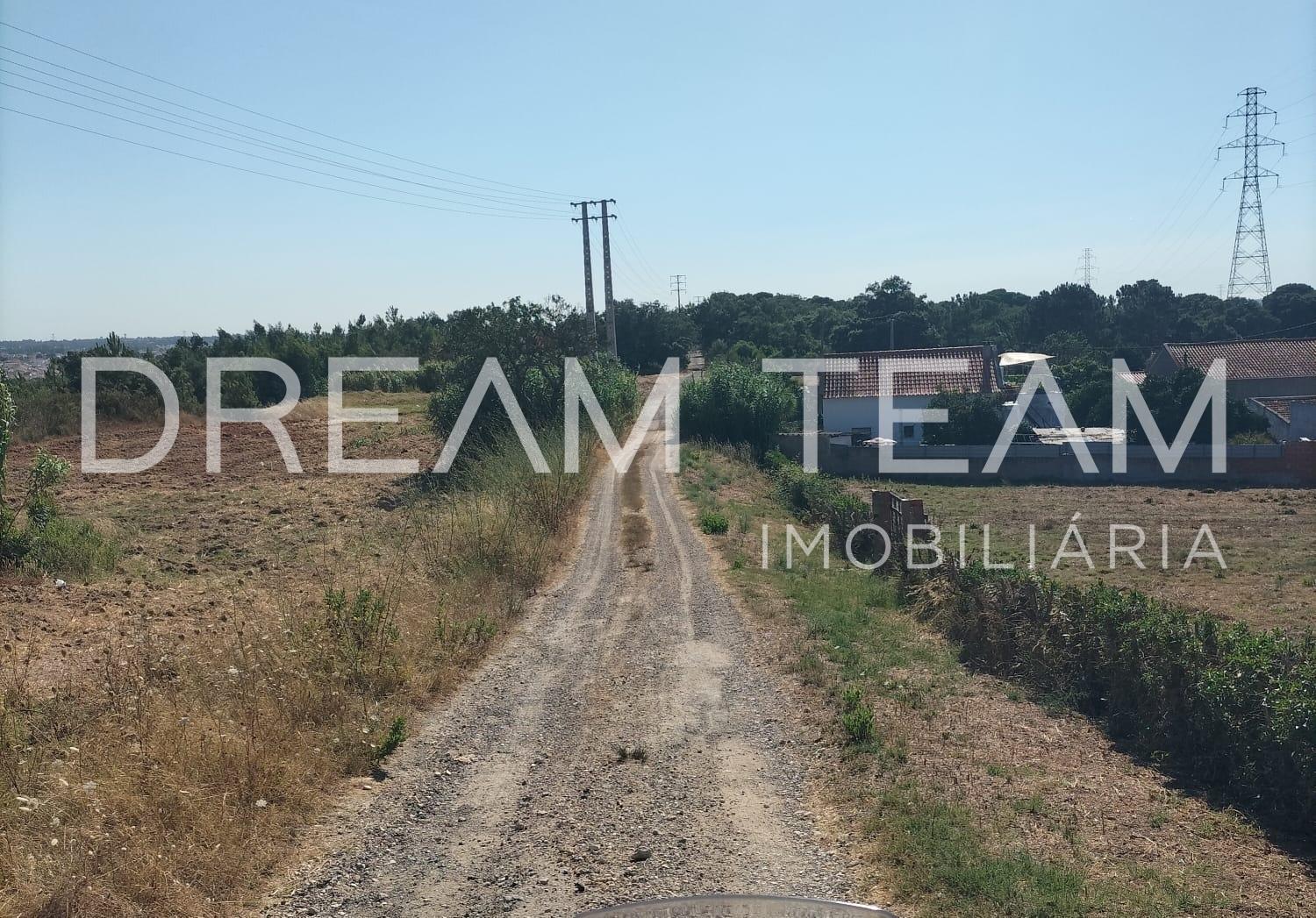 Terreno Urbano para Construção – Palhais-Coina | Viabilidade para 27 Fogos