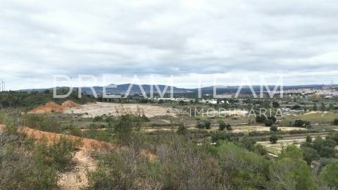 Terreno Urbano para Construção – Palhais-Coina | Viabilidade para 27 Fogos