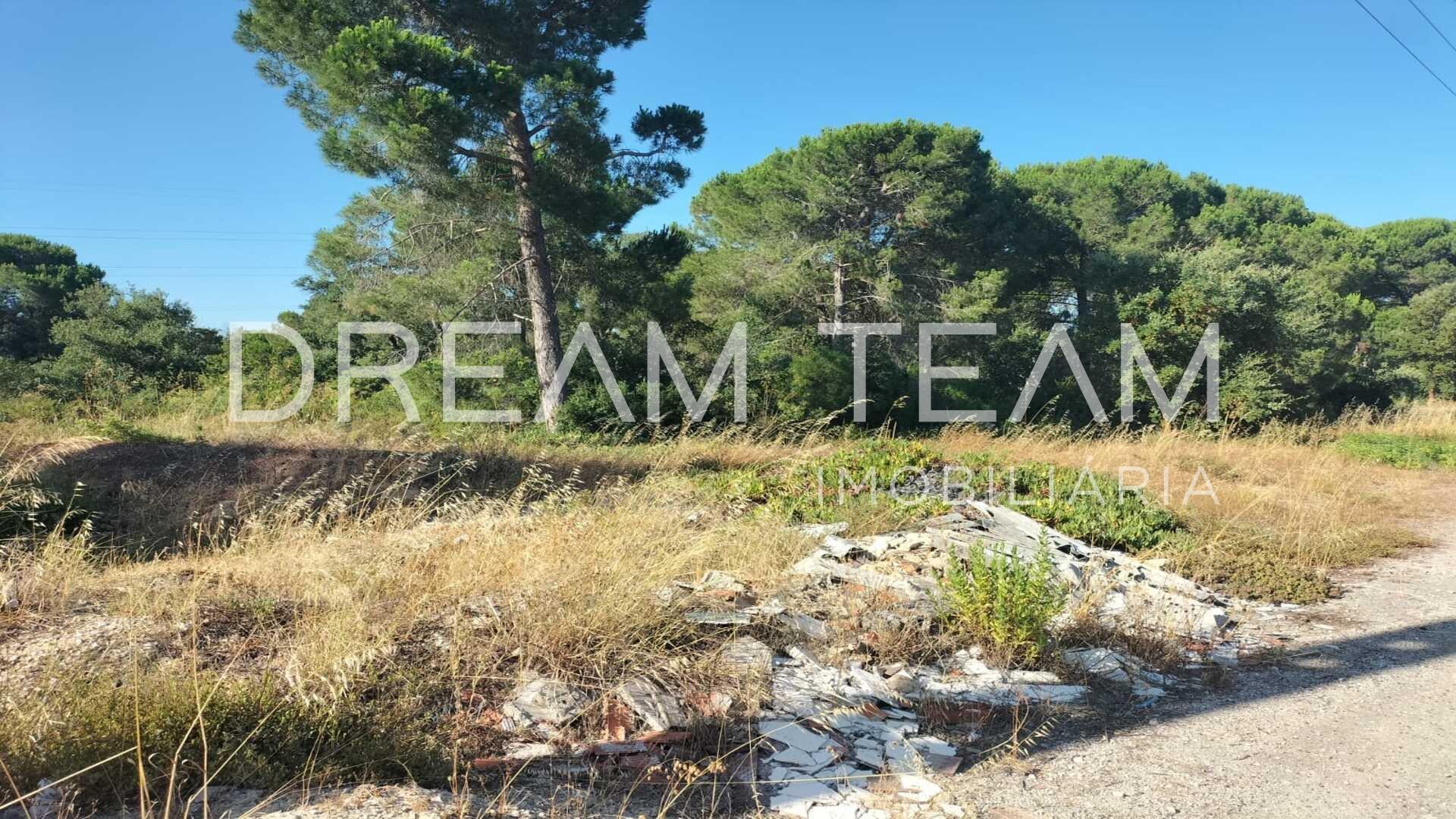 Terreno Urbano para Construção – Palhais-Coina | Viabilidade para 27 Fogos