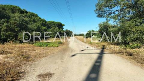 Terreno Urbano para Construção – Palhais-Coina | Viabilidade para 27 Fogos