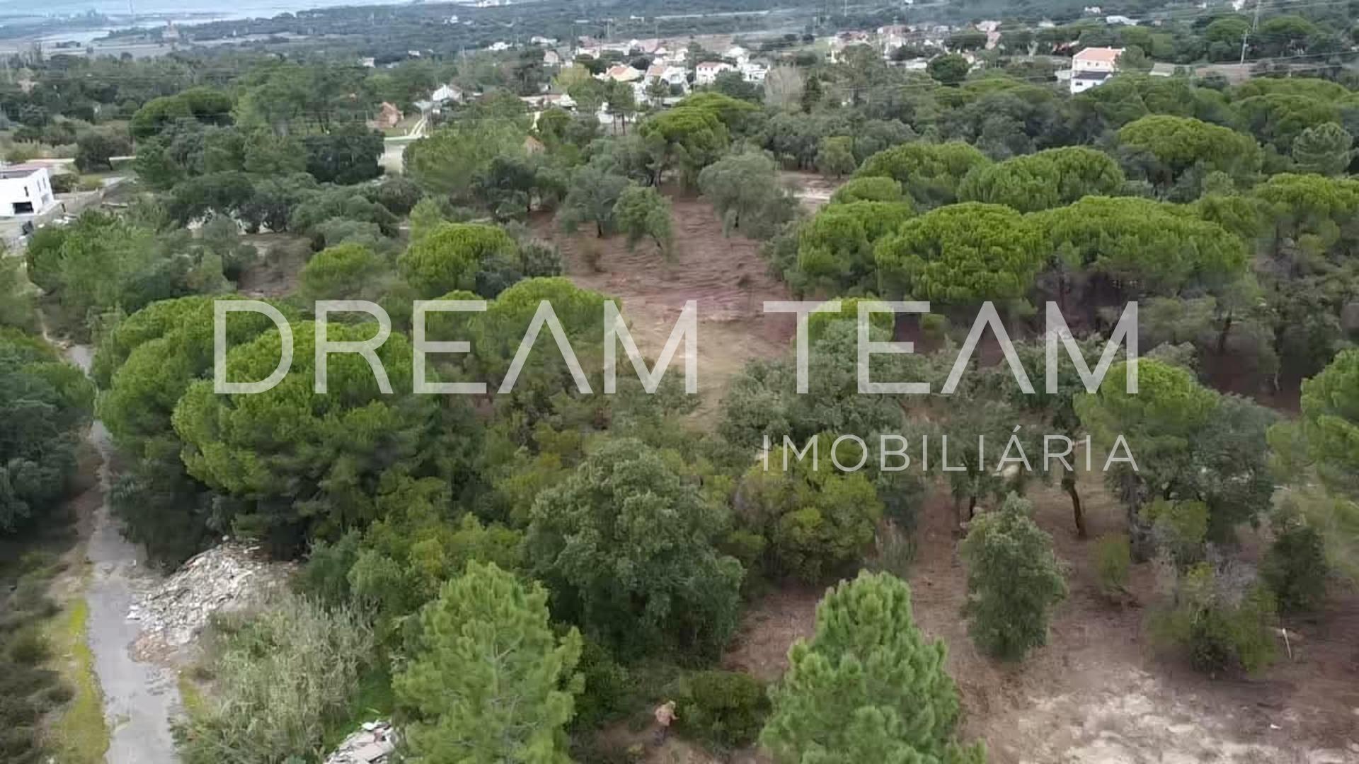 Terreno Urbano para Construção – Palhais-Coina | Viabilidade para 27 Fogos