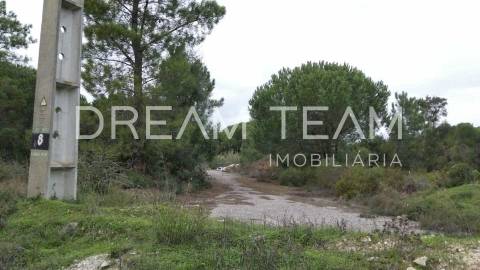 Terreno Urbano para Construção – Palhais-Coina | Viabilidade para 27 Fogos