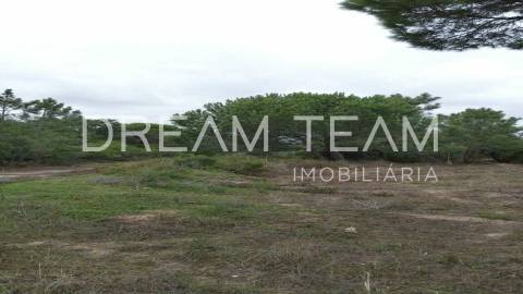 Terreno Urbano para Construção – Palhais-Coina | Viabilidade para 27 Fogos