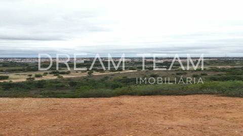 Terreno Urbano para Construção – Palhais-Coina | Viabilidade para 27 Fogos