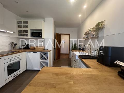 Apartamento T2 nas Colinas de São Francisco – Setúbal | Vista Cidade e Rio