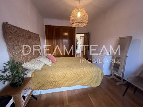 Apartamento T2 nas Colinas de São Francisco – Setúbal | Vista Cidade e Rio