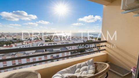 Apartamento T2 nas Colinas de São Francisco – Setúbal | Vista Cidade e Rio