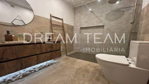 Apartamento T2 nas Colinas de São Francisco – Setúbal | Vista Cidade e Rio