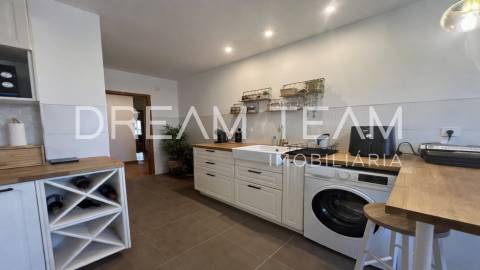 Apartamento T2 nas Colinas de São Francisco – Setúbal | Vista Cidade e Rio