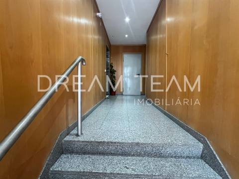 Apartamento T1 no Bairro Afonso Costa - Setúbal