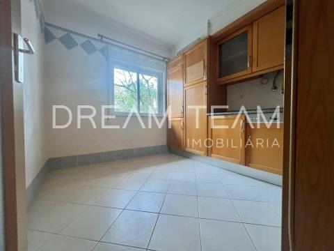 Apartamento T1 no Bairro Afonso Costa - Setúbal