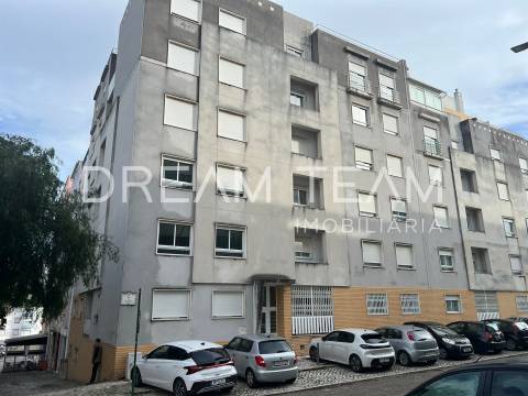 Apartamento T1 no Bairro Afonso Costa - Setúbal