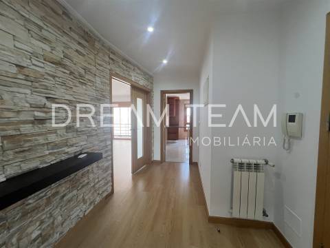 Apartamento T3 Venda em Odivelas,Odivelas