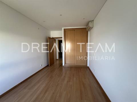 Apartamento T3 Venda em Odivelas,Odivelas