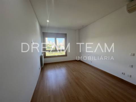 Apartamento T3 Venda em Odivelas,Odivelas