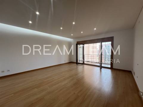 Apartamento T3 Venda em Odivelas,Odivelas