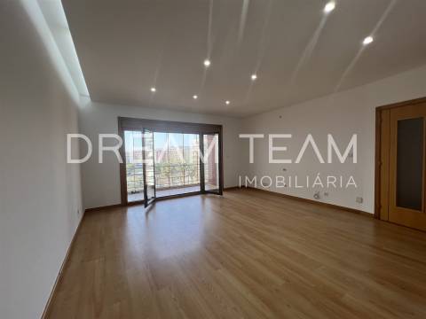 Apartamento T3 Venda em Odivelas,Odivelas